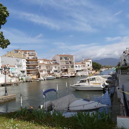 Appartement Estudi Amb Vistes Al Canal à Empuriabrava Extérieur photo