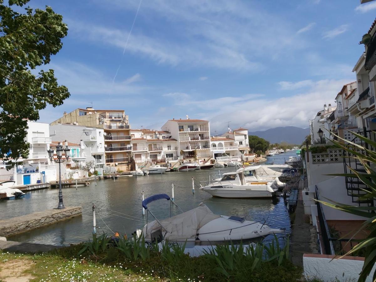 Appartement Estudi Amb Vistes Al Canal à Empuriabrava Extérieur photo