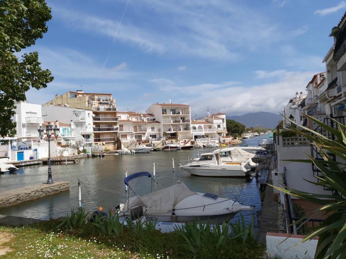 Appartement Estudi Amb Vistes Al Canal à Empuriabrava Extérieur photo